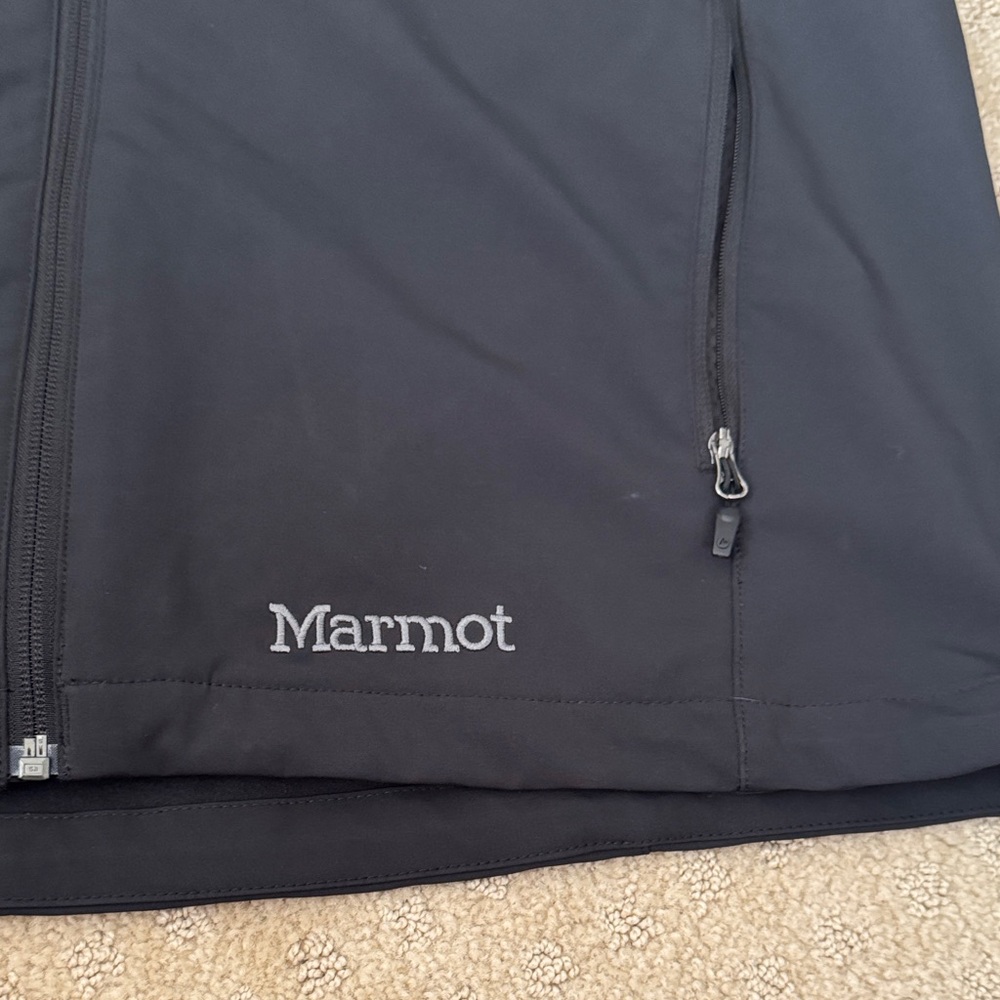 Marmot Black Softshell Jacket with Roku Logo - Picture 4 of 4